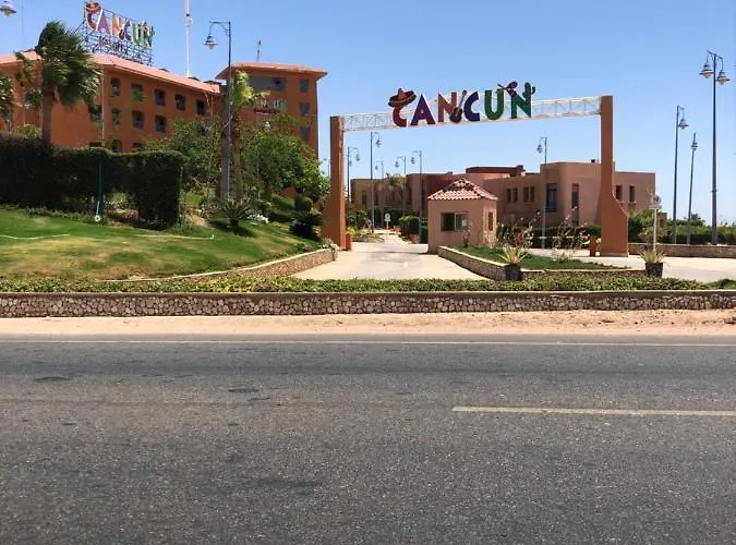 Cancun With Privte Pool Families Only